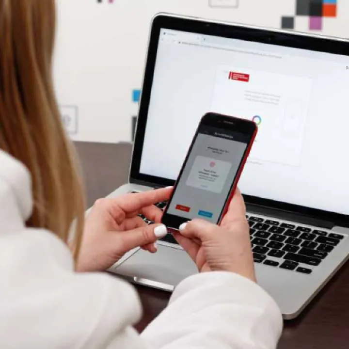 Elektroniski parakstīti dokumenti un digitālā identitāte