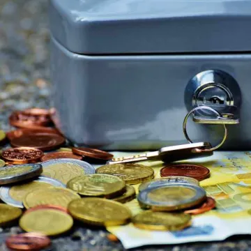 Valdība apstiprina atbalsta programmu komersantiem darbinieku digitālo prasmju pilnveidei
