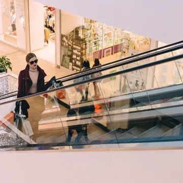 Jāļauj darboties tirdzniecības centriem ar platību līdz 35 000 kvadrātmetru