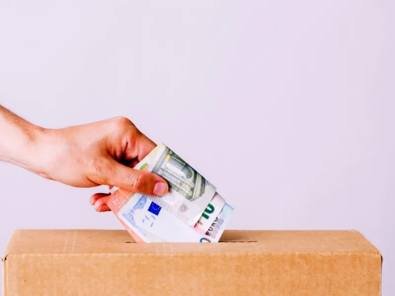 Ziedojumu kastes veikalā – vai tiesiski regulētas?