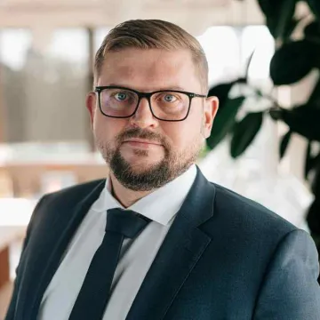 Noteikumi tiek mainīti spēles laikā