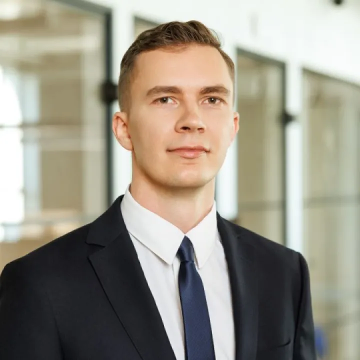 Vai jāizmaksā prēmija, darbiniekam atrodoties ilgstošā prombūtnē?