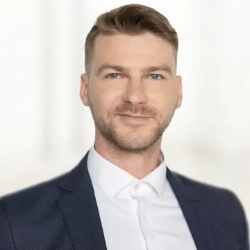 Vai drīkst nemaksāt slimības naudu, ja trauma gūta ārpus darba laika?