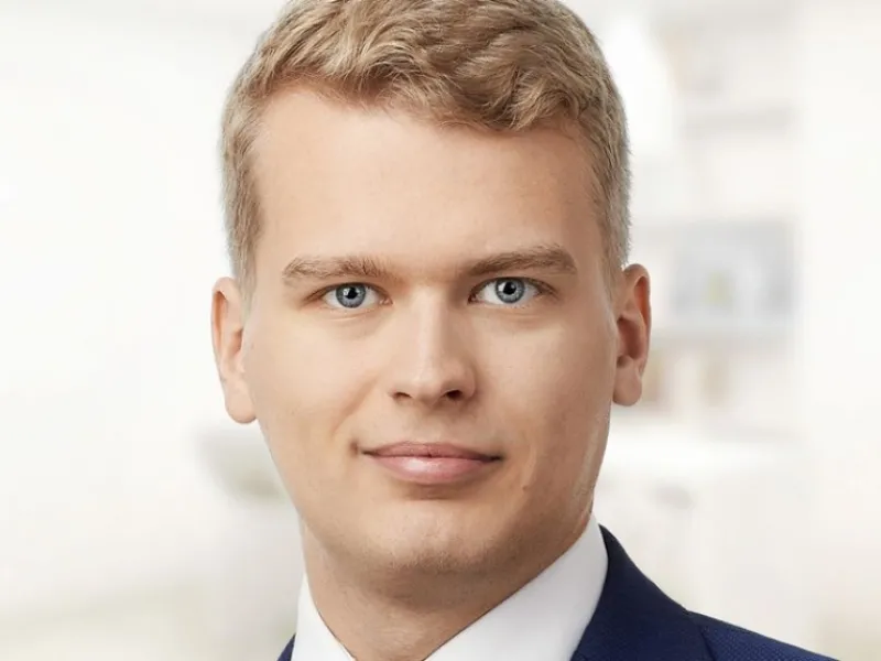 Vai valdes locekļa atbildību var piemērot citai personai?