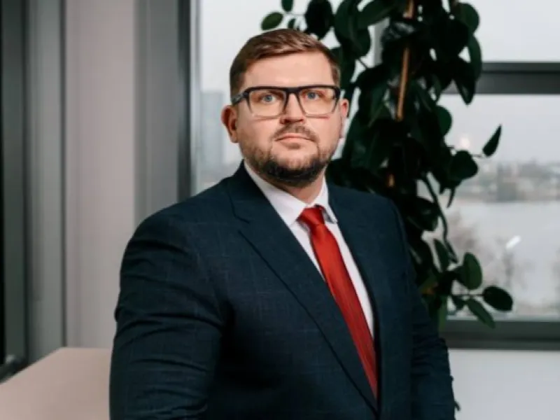 2025.gada novembris finanšu tirgos – pretrunīgi signāli pasaules ekonomikā